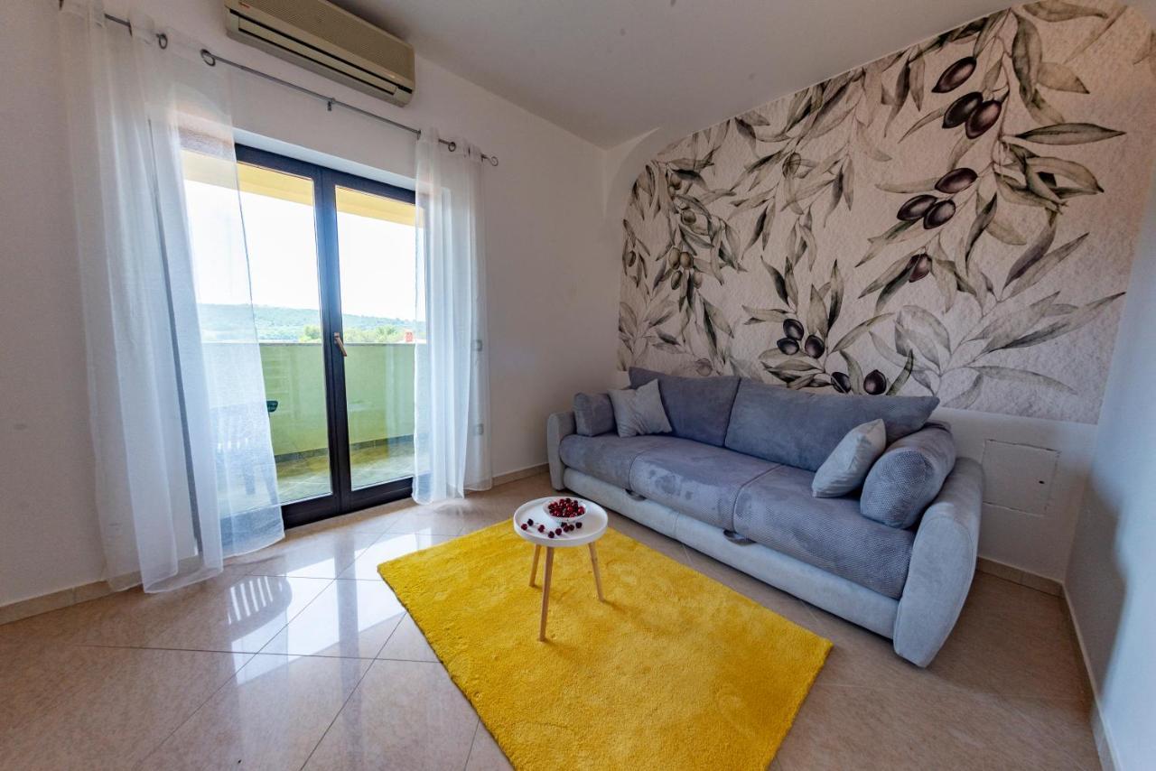 Apartments Krivicic Green Pomer Ngoại thất bức ảnh