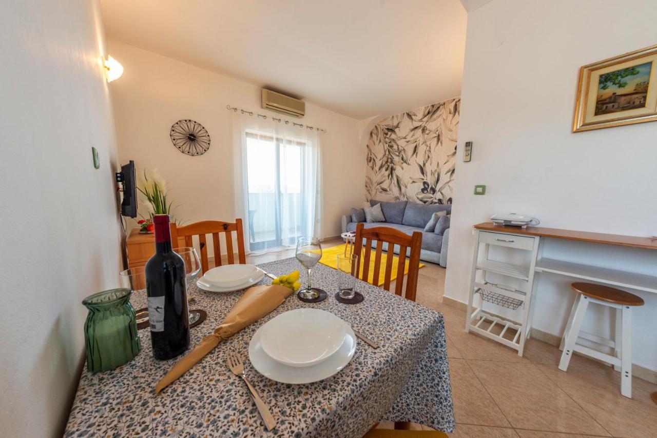 Apartments Krivicic Green Pomer Ngoại thất bức ảnh